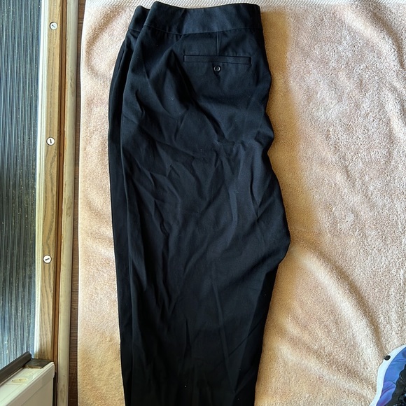 INC - Picture 3 of 4